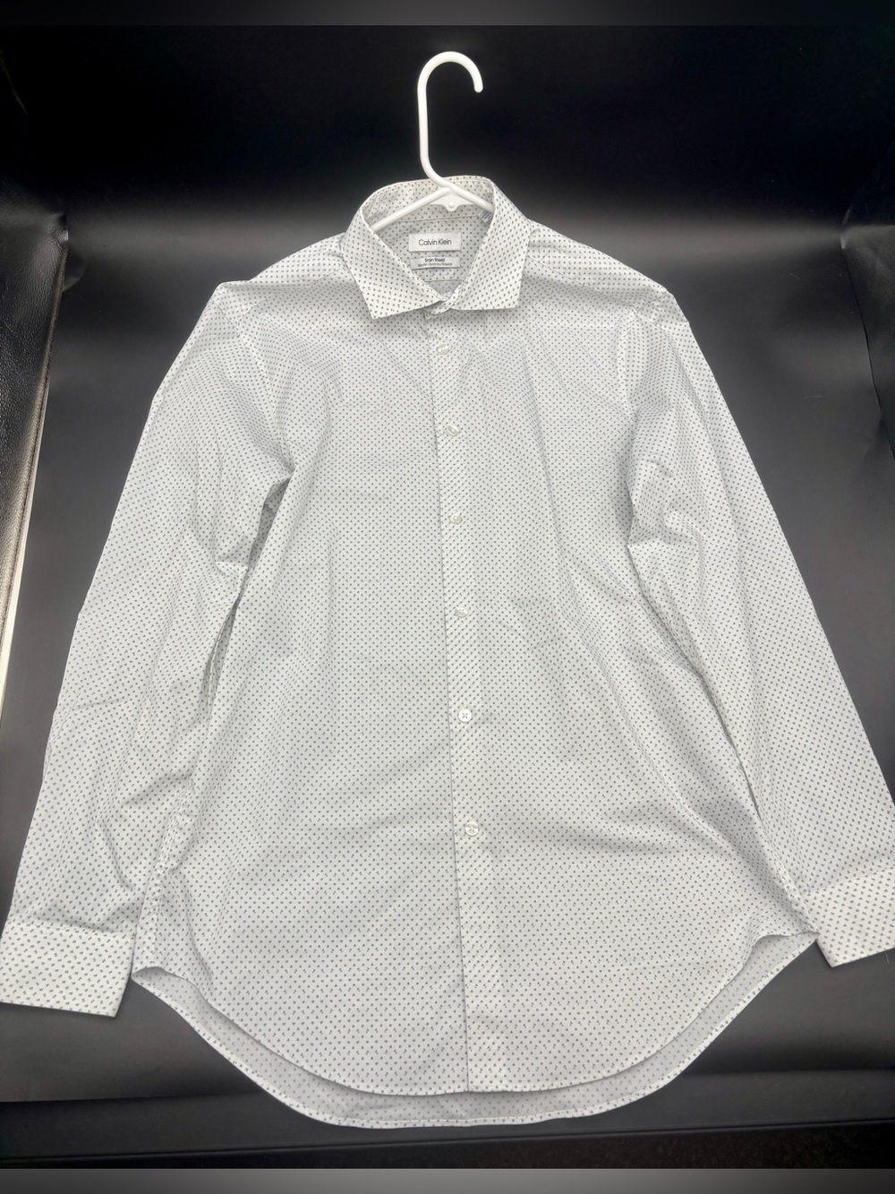 Calvin Klein Men's Stain Shield Slim Fit Dress Shirt - Size 15.5 32/33 (Medium)